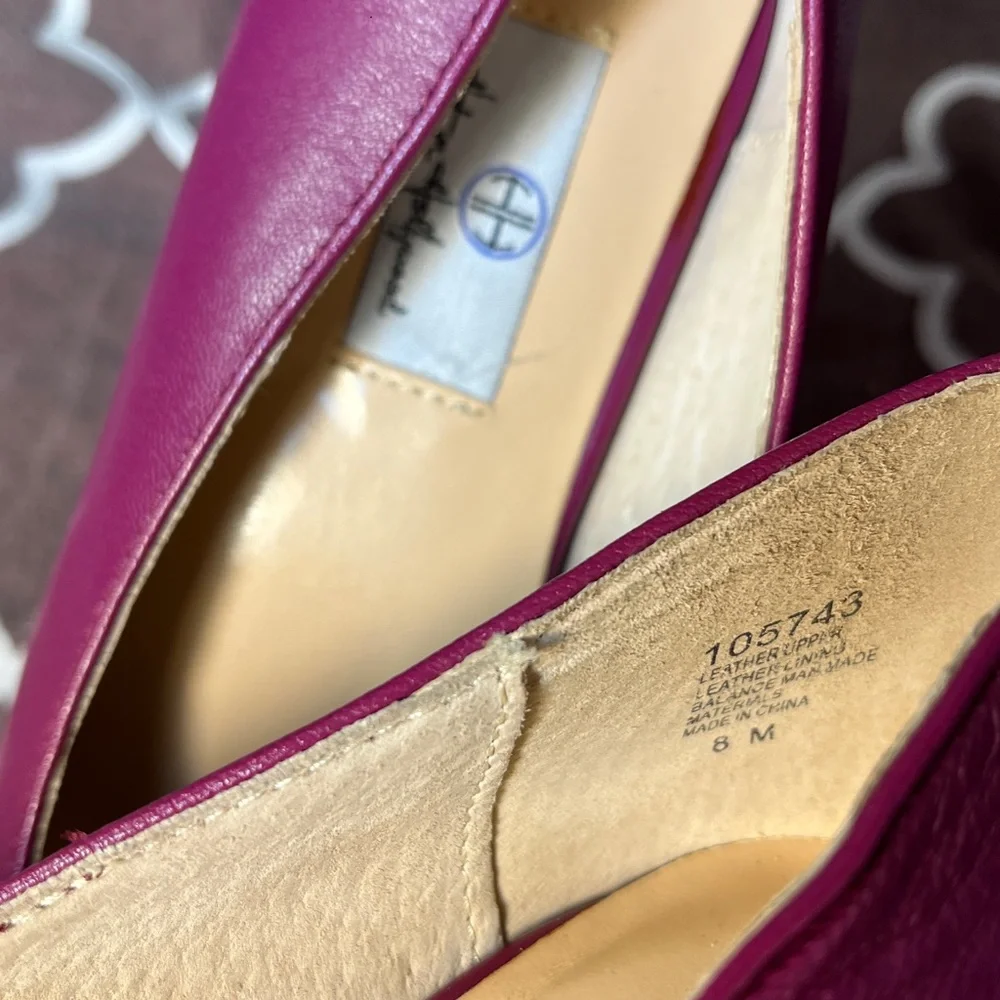 Hot in Hollywood Magenta Pumps